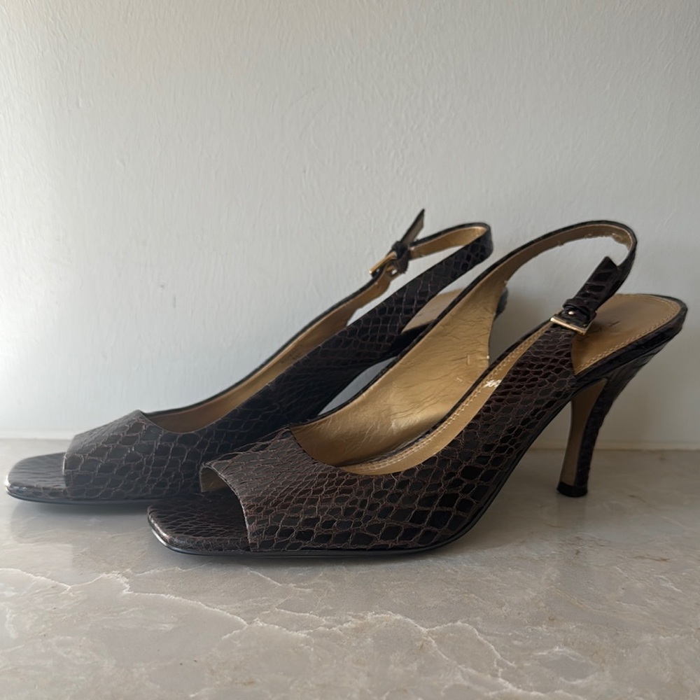 Elegant Brown Slingback Heels open toe Tahari size 9 good